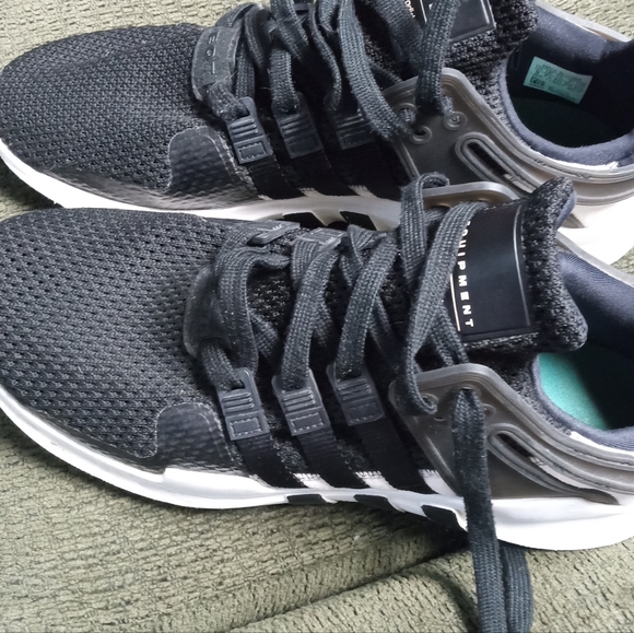 Women's adidas shoes - Picture 2 of 2